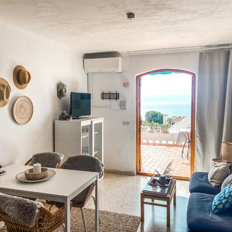 Newly renovated apartment in Nerja with huge pool - Apartamento de 2 dormitorios - 21