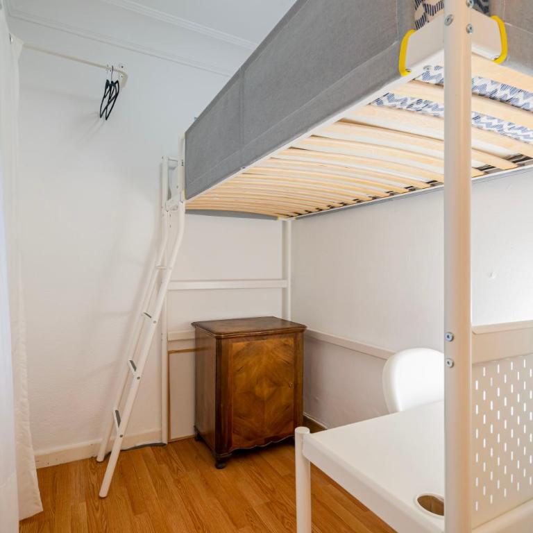 Plaza de España Madrid Centro TEMPORAL M JAM472 - Three-Bedroom Apartment - 20