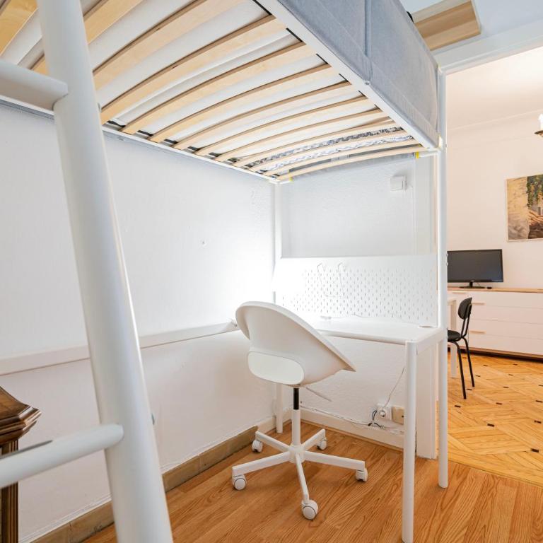 Plaza de España Madrid Centro TEMPORAL M JAM472 - Three-Bedroom Apartment - 19