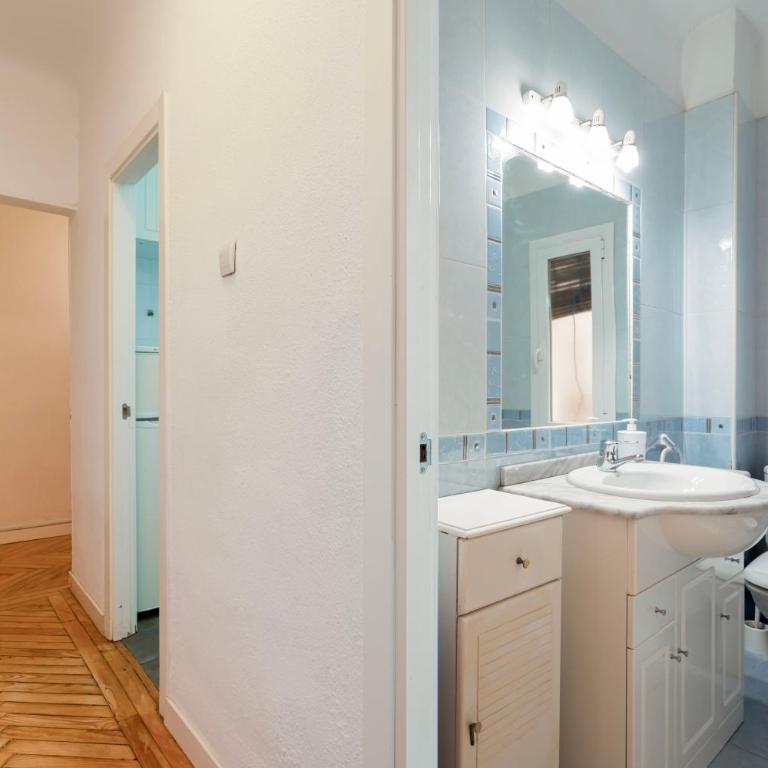 Plaza de España Madrid Centro TEMPORAL M JAM472 - Three-Bedroom Apartment - 26