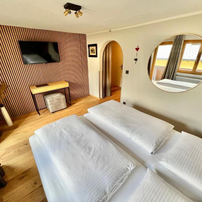 Haus Schrofenstein - Comfort Doppelzimmer - 5