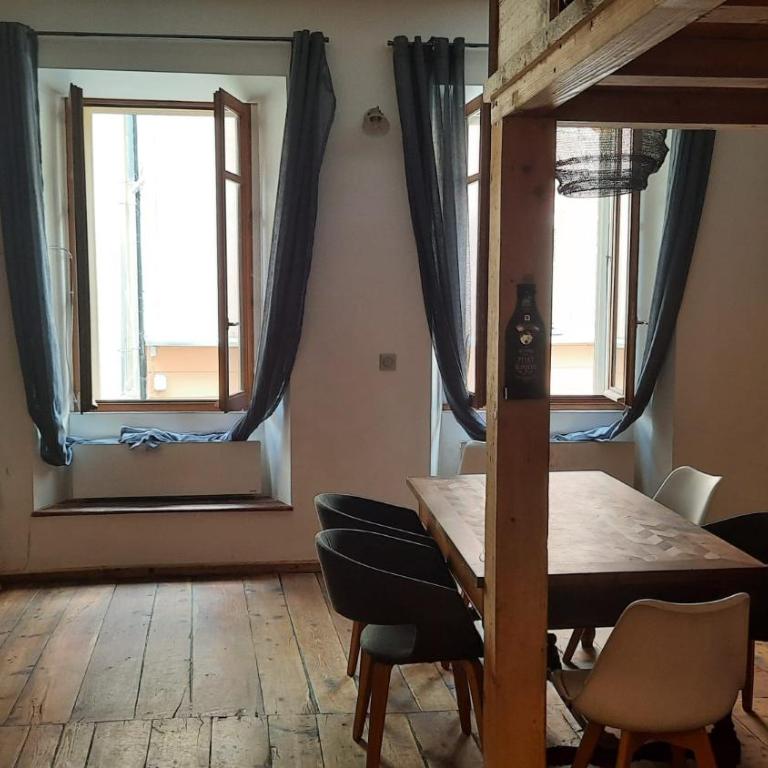 Idéalement situé cœur du village - calme & confort - Appartement 2 Chambres - 9