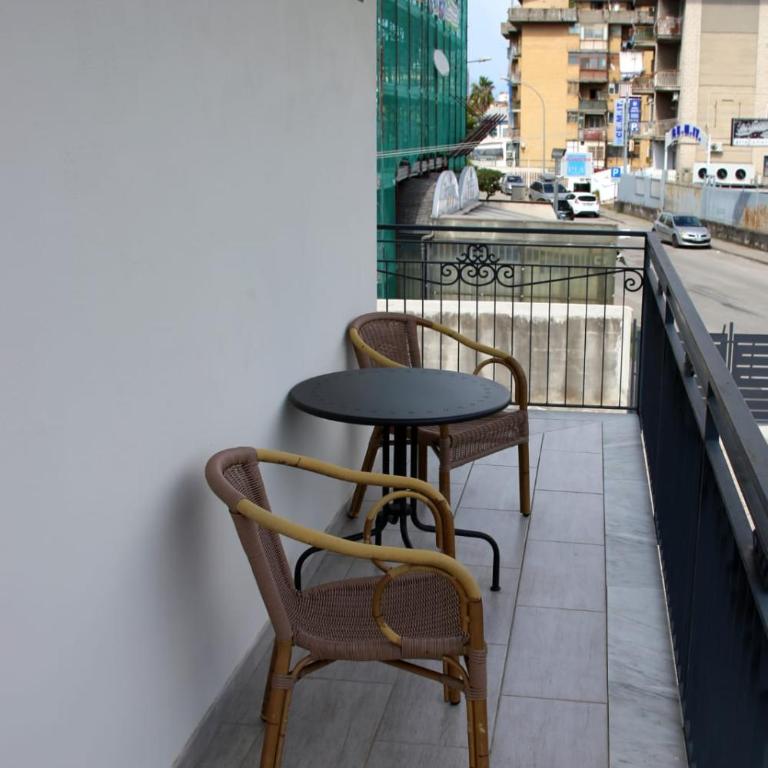 Donna Paola - Quadruple Room with Balcony - 10