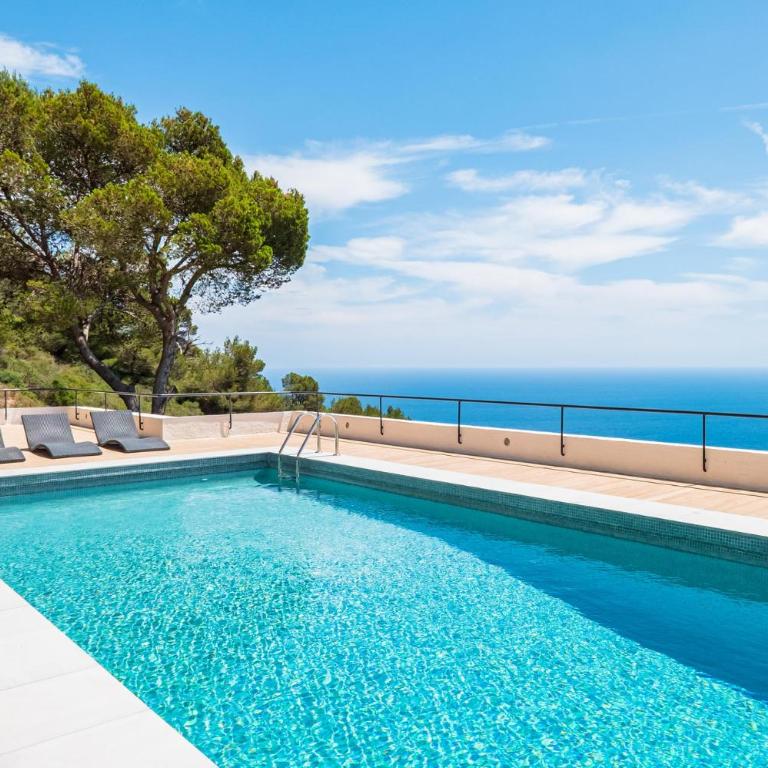 A-19 BEGUR AIGUABLAVA 6 Pax - Three-Bedroom House - 1