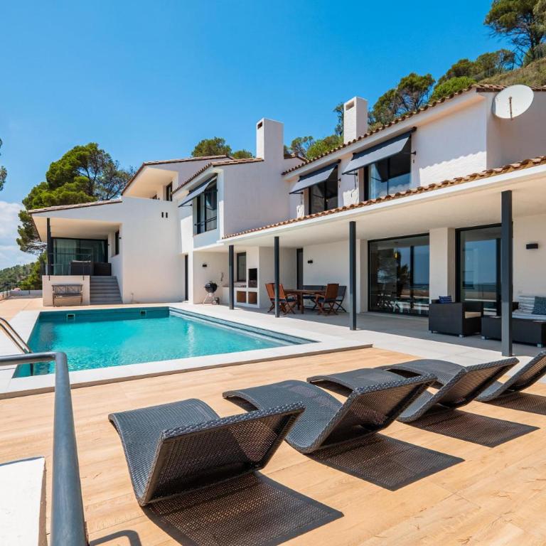 A-19 BEGUR AIGUABLAVA 6 Pax - Three-Bedroom House - 11