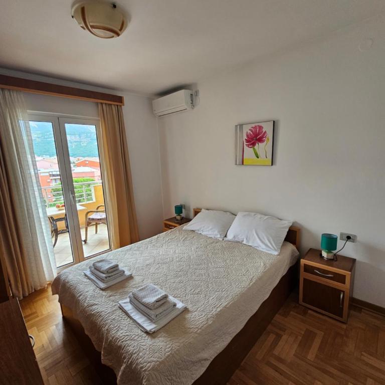 Apartments & Rooms Vuksanovic Ivana - Dvokrevetna Soba sa Bračnim Krevetom i Balkonom - 4