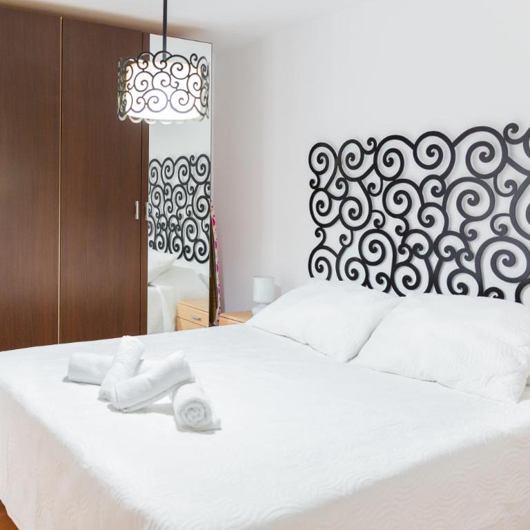 APARTAMENTO AL-ALBA - Two-Bedroom Apartment - 31