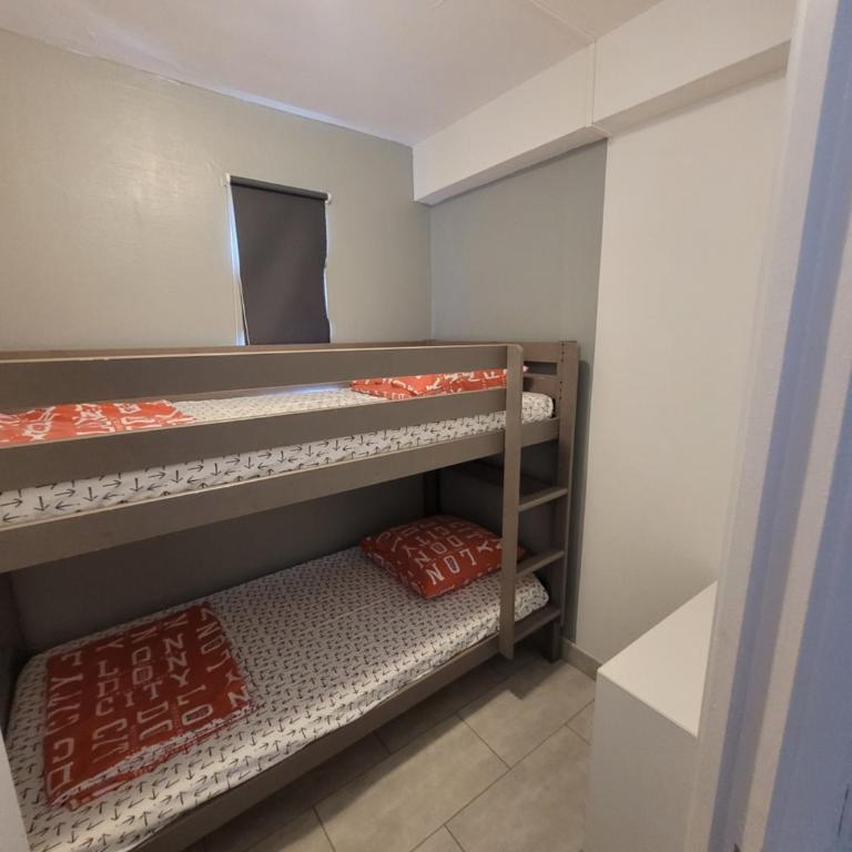 COLLIOURE tres bel appart a 150 metres des plages avec jardin prive et parking dans residence securisee - Apartamento de 2 dormitorios - 12