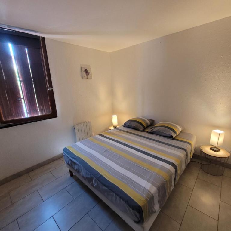COLLIOURE tres bel appart a 150 metres des plages avec jardin prive et parking dans residence securisee - Apartamento de 2 dormitorios - 8
