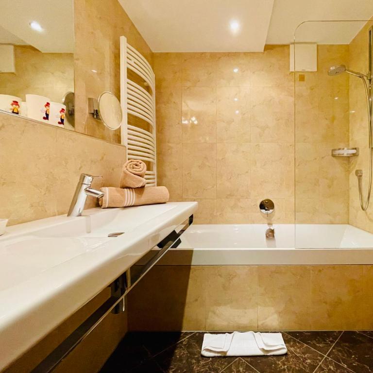 Wellness- und Familienhotel Egger - Familiensuite - 1