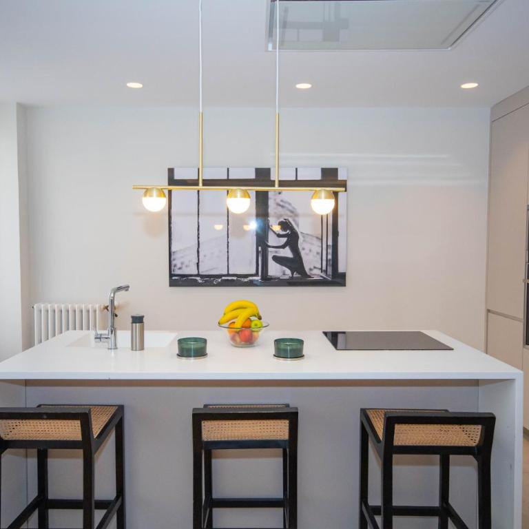 For You Rentals Lujoso y elegante ap TEMPORAL en Centro Madrid ALC353 - Three-Bedroom Apartment - 3