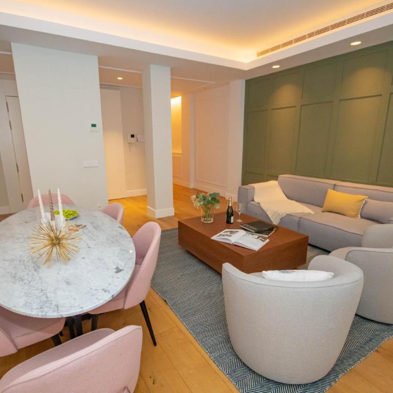 For You Rentals Lujoso y elegante ap TEMPORAL en Centro Madrid ALC353 - Three-Bedroom Apartment - 7