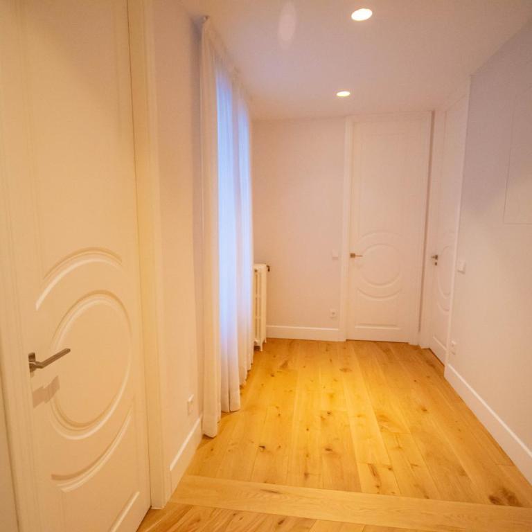 For You Rentals Lujoso y elegante ap TEMPORAL en Centro Madrid ALC353 - Three-Bedroom Apartment - 14