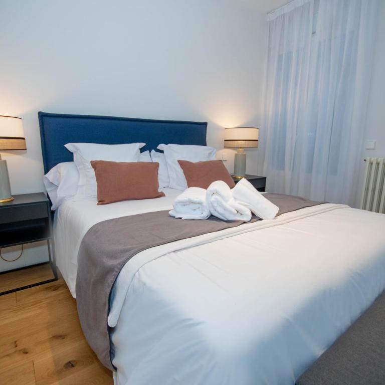 For You Rentals Lujoso y elegante ap TEMPORAL en Centro Madrid ALC353 - Three-Bedroom Apartment - 19