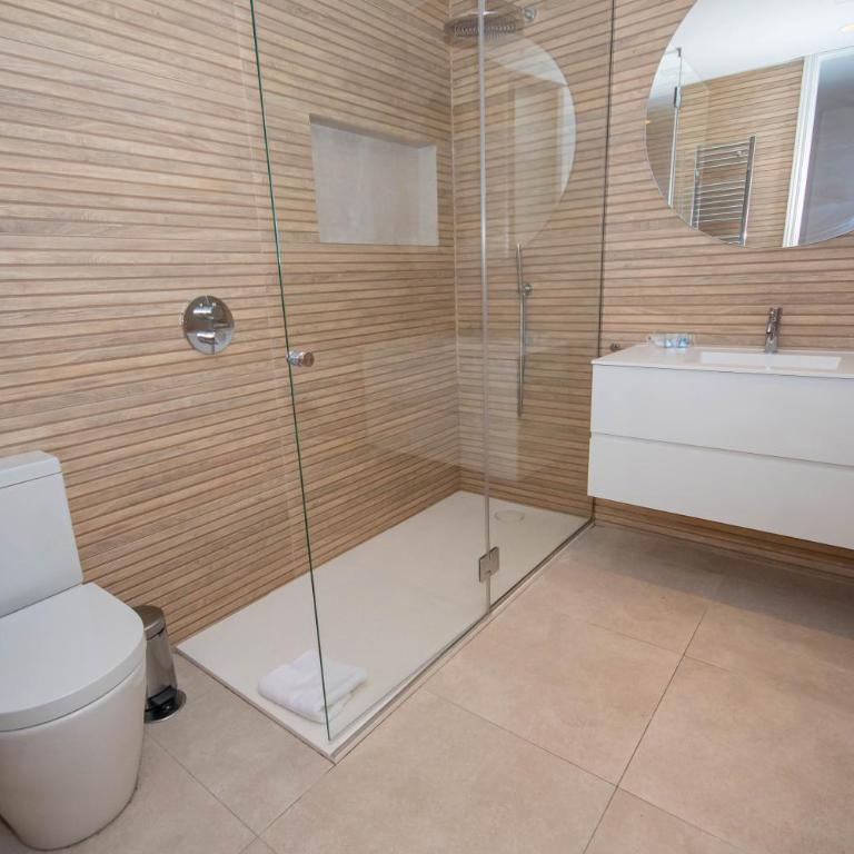 For You Rentals Lujoso y elegante ap TEMPORAL en Centro Madrid ALC353 - Three-Bedroom Apartment - 22