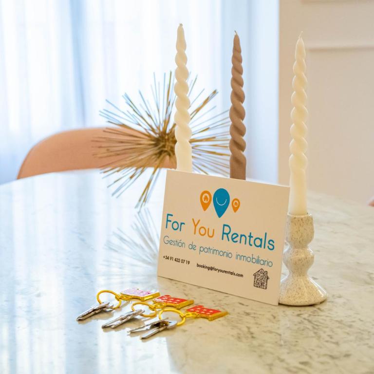 For You Rentals Lujoso y elegante ap TEMPORAL en Centro Madrid ALC353 - Three-Bedroom Apartment - 32