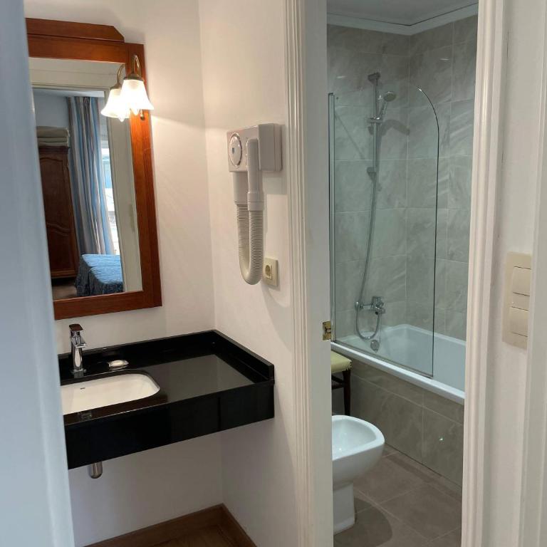 Hotel Amandi - Doppelzimmer mit Zustellbett - 8