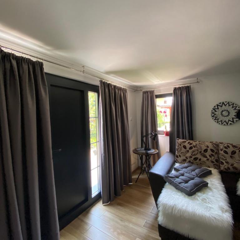 Vikendica Bella - Two-Bedroom Chalet - 9