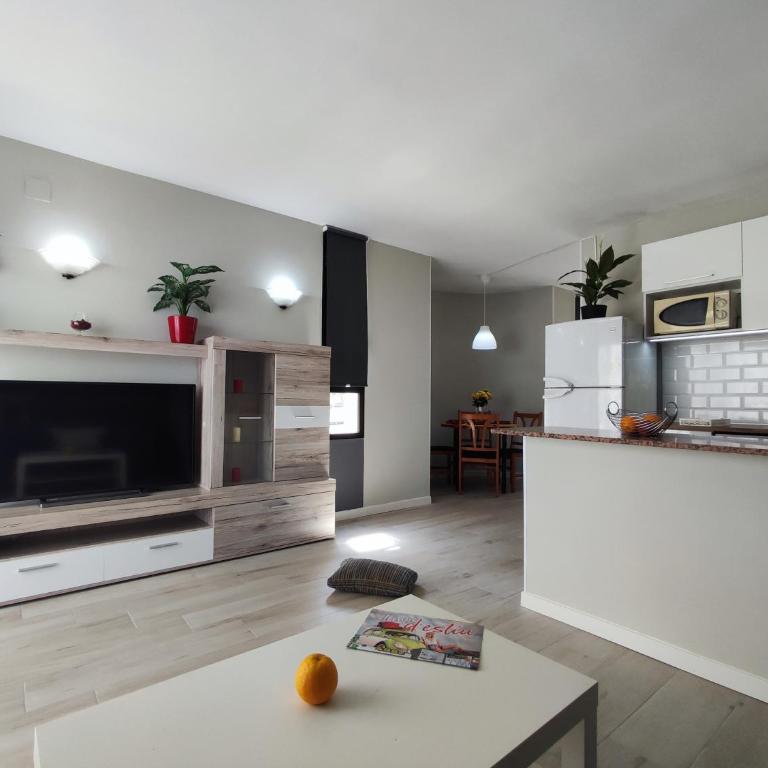 Salou Sol - One-Bedroom Apartment - 1