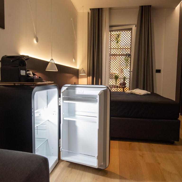 Contemporaneamente 147 - Modern & Comfort Rooms - Deluxe Double or Twin Room with Spa Bath - 14