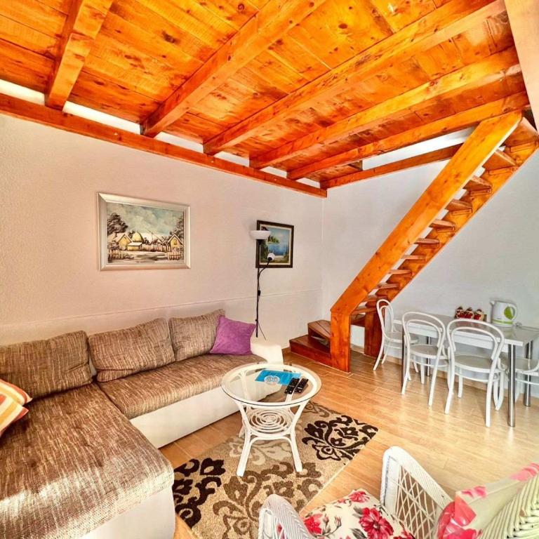 Apartments Lav Costas - Apartment with Pool View - 17