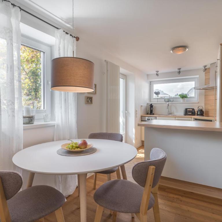 Landhaus Ohrwumslar - Apartment mit Balkon - 1