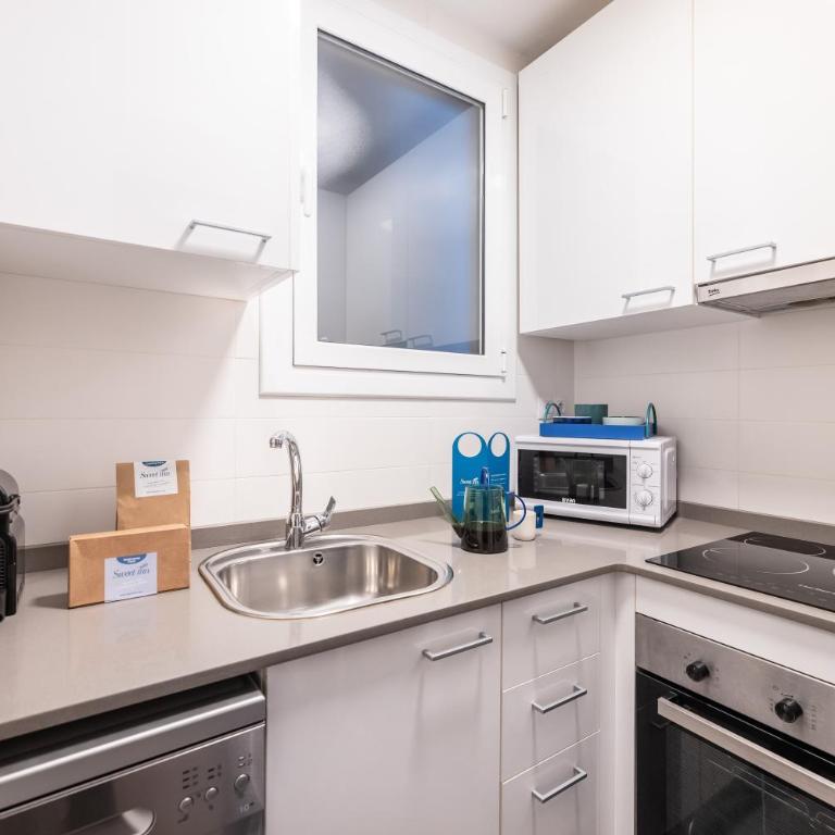 Sweett - Casa Miro - Three-Bedroom Apartment - 4
