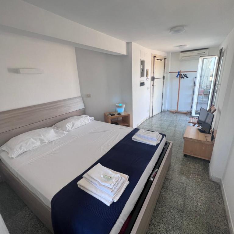Appartamento con ampio Terrazzo - Appartamento con 1 Camera da Letto - 2