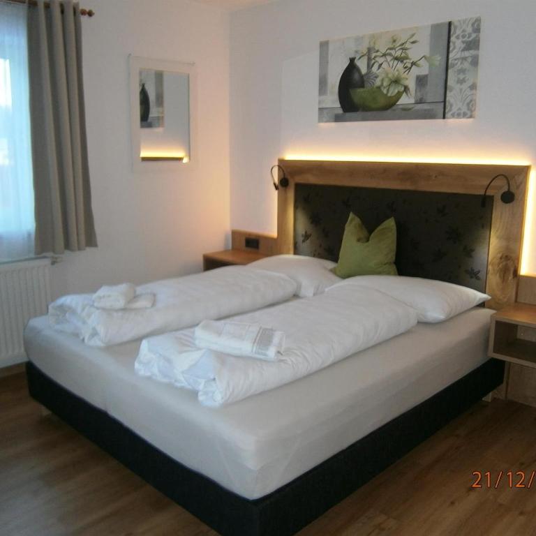 Appartements Schitter - Two-Bedroom Apartment with Shower - 3