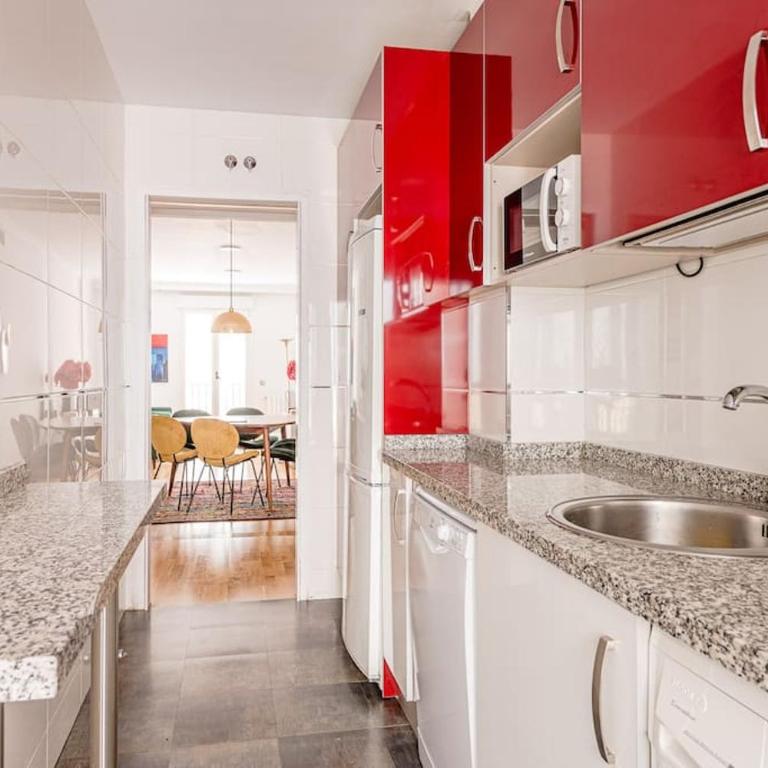 Beautiful flat with pool in the center-S-MARC - Two-Bedroom Apartment - 15