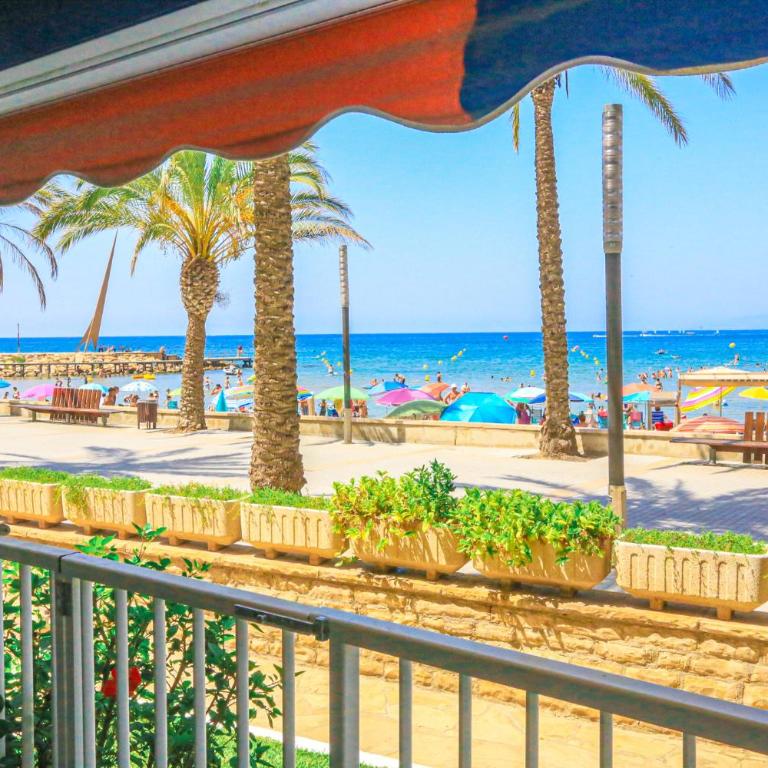 LITORAL COSTA DORADA - BELLO HORIZONTE Only families - Apartamento con vistas al mar - 2