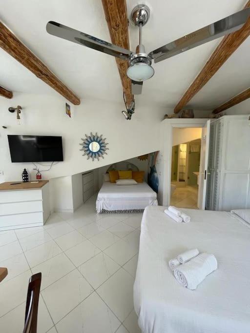 Marbnb Appartamenti Ponza Centro porto Casa Luisa - Appartamento con 1 Camera da Letto - 5