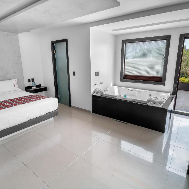 Six Hotel Guadalajara Expiatorio - Suite con bañera de hidromasaje - 4