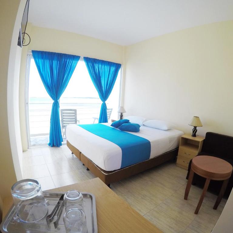 Hotel Crucero - Double Room with Balcony - 8