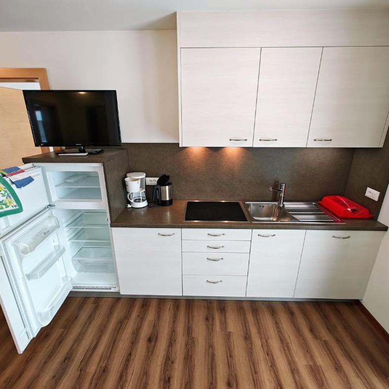 Apartments Brunella - Apartment mit 2 Schlafzimmern und Balkon - 12