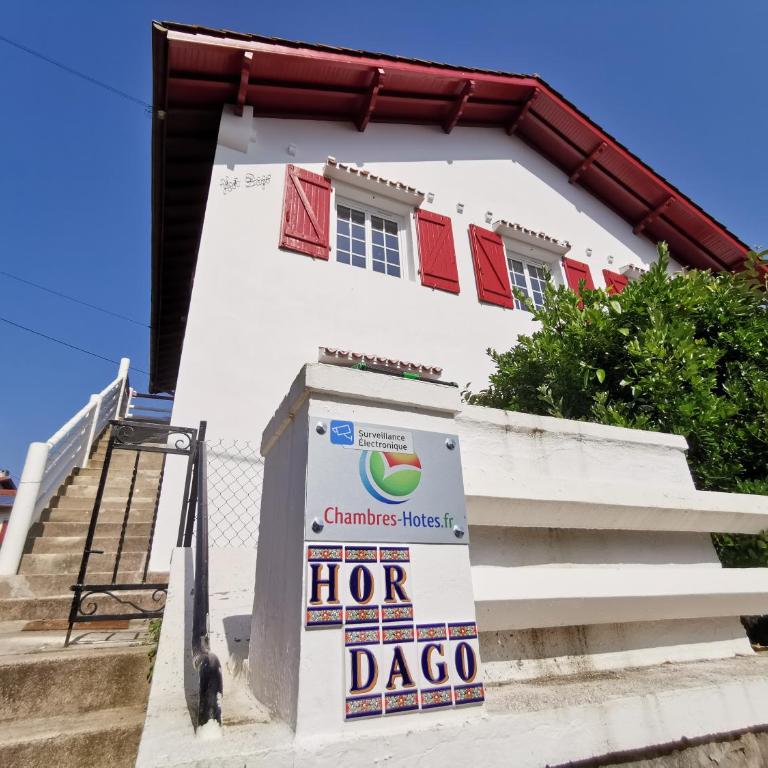 Chambres d'hôtes "HOR DAGO" près de la gare d'Hendaye avec le petit-déjeuner - Chambre Double - Vue sur Jardin - 1