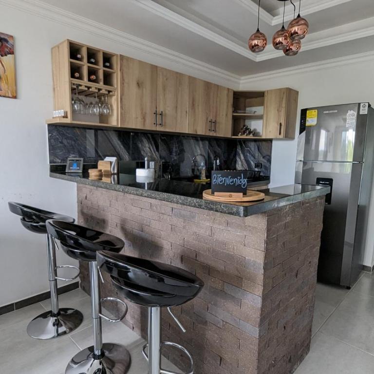 Apto lujo con jacuzzi y parqueadero piso 4 - Apartamento de 2 dormitorios - 11