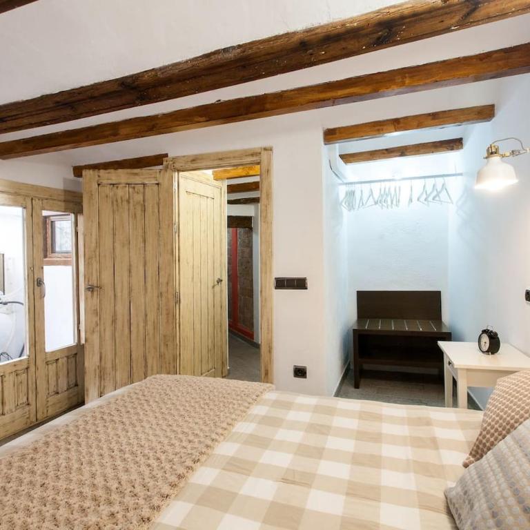 Next to Central Market, Cathedral and Town Hall - Two-Bedroom Apartment - 41