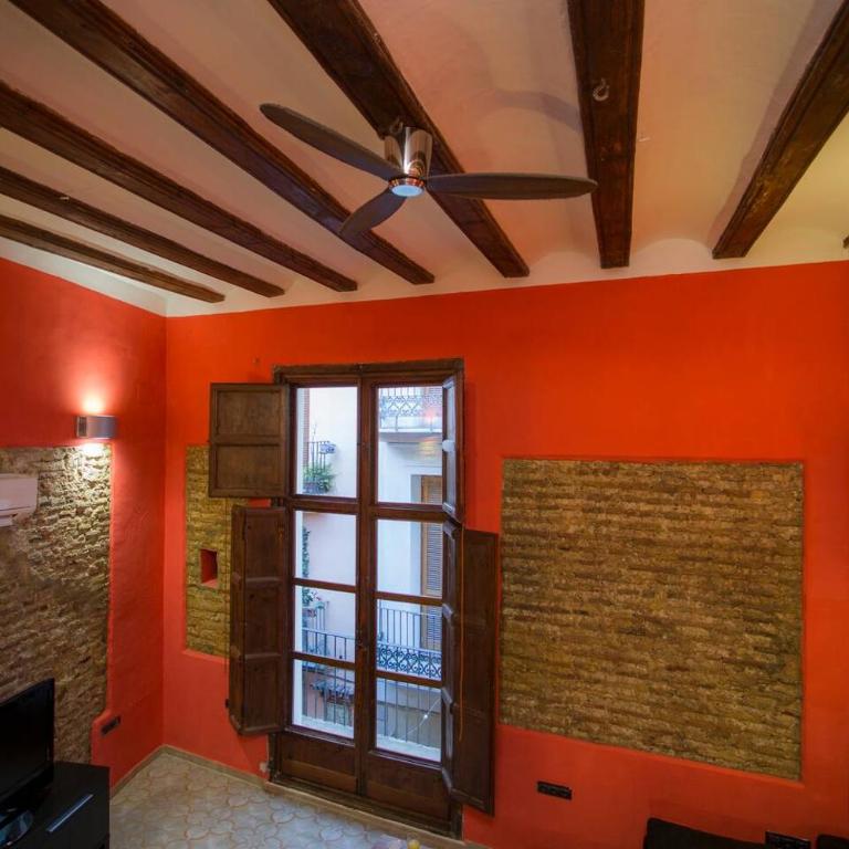 Next to Central Market, Cathedral and Town Hall - Two-Bedroom Apartment - 23