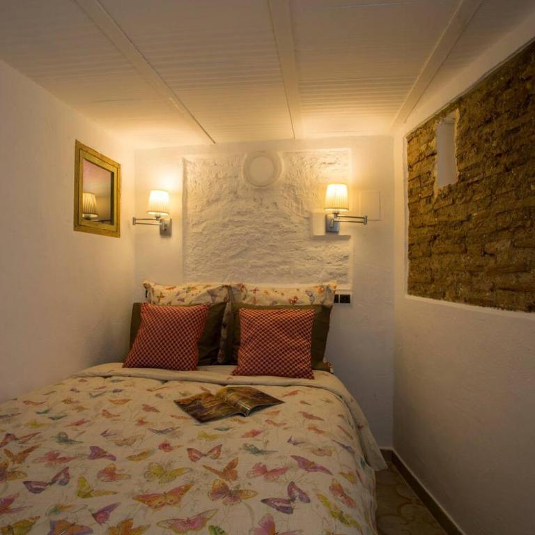 Next to Central Market, Cathedral and Town Hall - Two-Bedroom Apartment - 37
