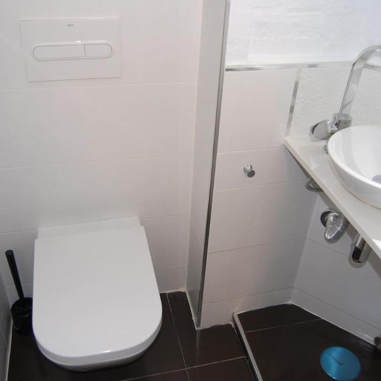 Next to Central Market, Cathedral and Town Hall - Two-Bedroom Apartment - 46