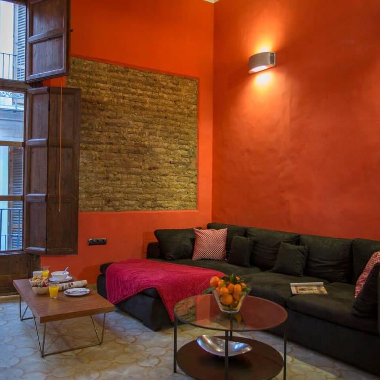 Next to Central Market, Cathedral and Town Hall - Two-Bedroom Apartment - 24