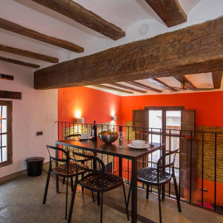 Next to Central Market, Cathedral and Town Hall - Two-Bedroom Apartment - 9