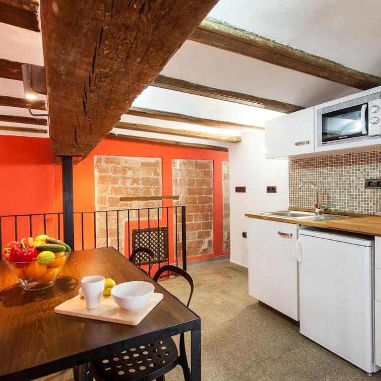 Next to Central Market, Cathedral and Town Hall - Two-Bedroom Apartment - 29
