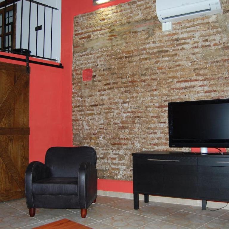 Next to Central Market, Cathedral and Town Hall - Two-Bedroom Apartment - 61