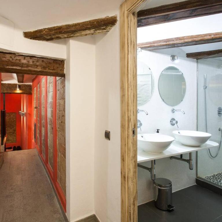 Next to Central Market, Cathedral and Town Hall - Two-Bedroom Apartment - 72
