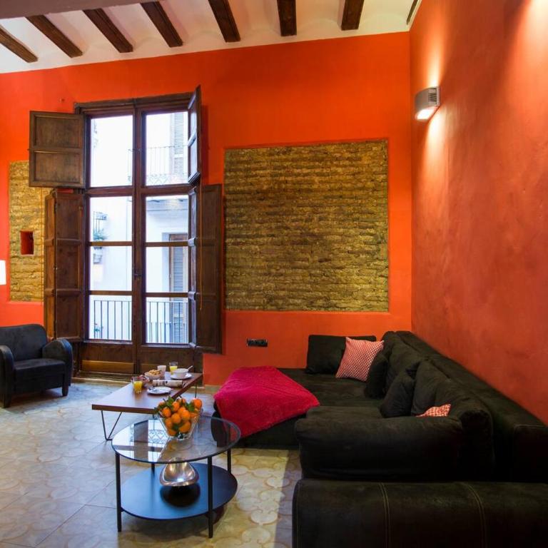 Next to Central Market, Cathedral and Town Hall - Two-Bedroom Apartment - 25