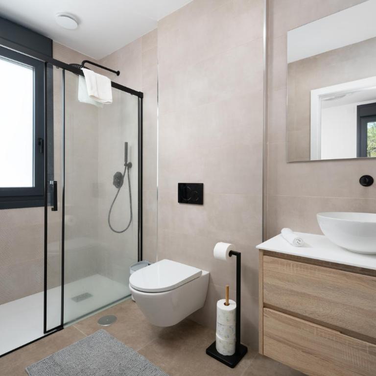 Ático en Llanes con gran terraza, piscina y pista de paddel - Two-Bedroom Apartment - 16
