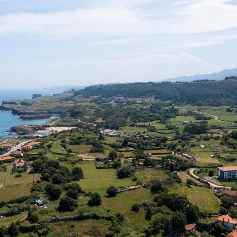 Ático en Llanes con gran terraza, piscina y pista de paddel - Two-Bedroom Apartment - 18