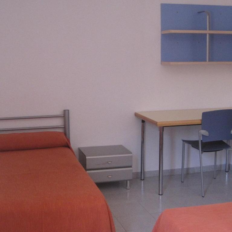 Albergue Inturjoven Almeria - Cama en habitación compartida de 2 camas - 3